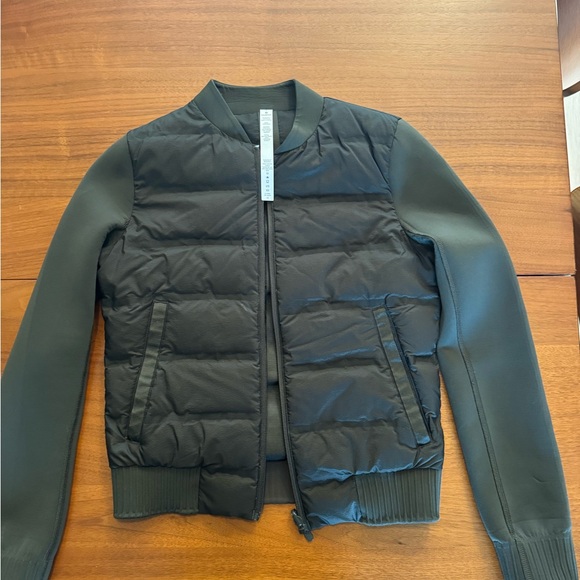 Lululemon Down & Around Bomber (Reversible) - Size 2 - Picture 2 of 5